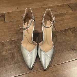 27 EDIT Naturalizer Ayla Metallic Leather Ankle Strap Pumps